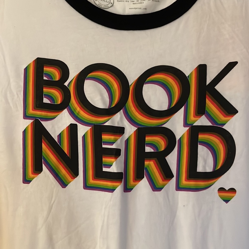Book Nerd tee - Picture 2 of 5